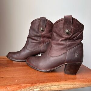 Frye Jackie Button Short Boots Women Size 6 Brown Leather Ankle Western Slouchy